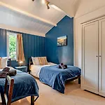 3 Bed In Oc-t29451 *